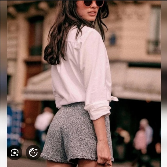 Sezane Alessio Shorts in Ecru/Blue - Picture 2 of 9